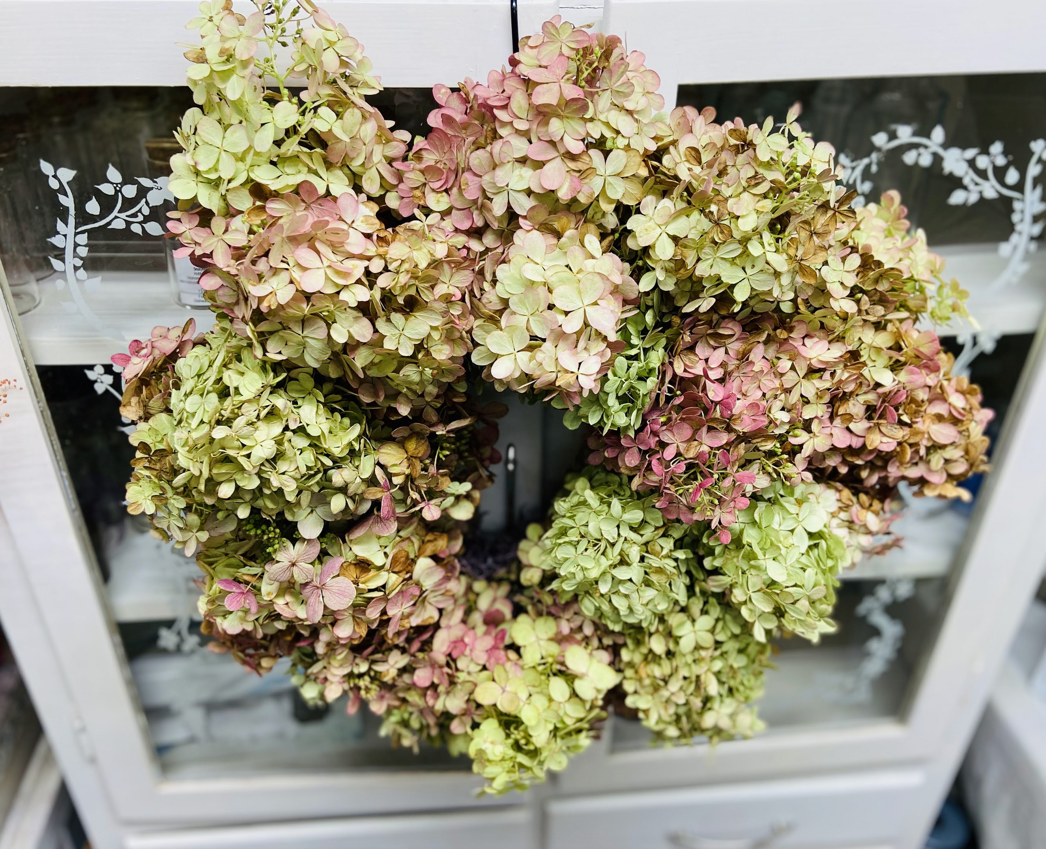 How to Dry Hydrangeas and Make a Dried Hydrangea Wreath - A Country Girl's  Life