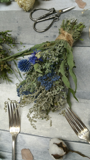 Dried Herbs/Flowers in a small bunch single